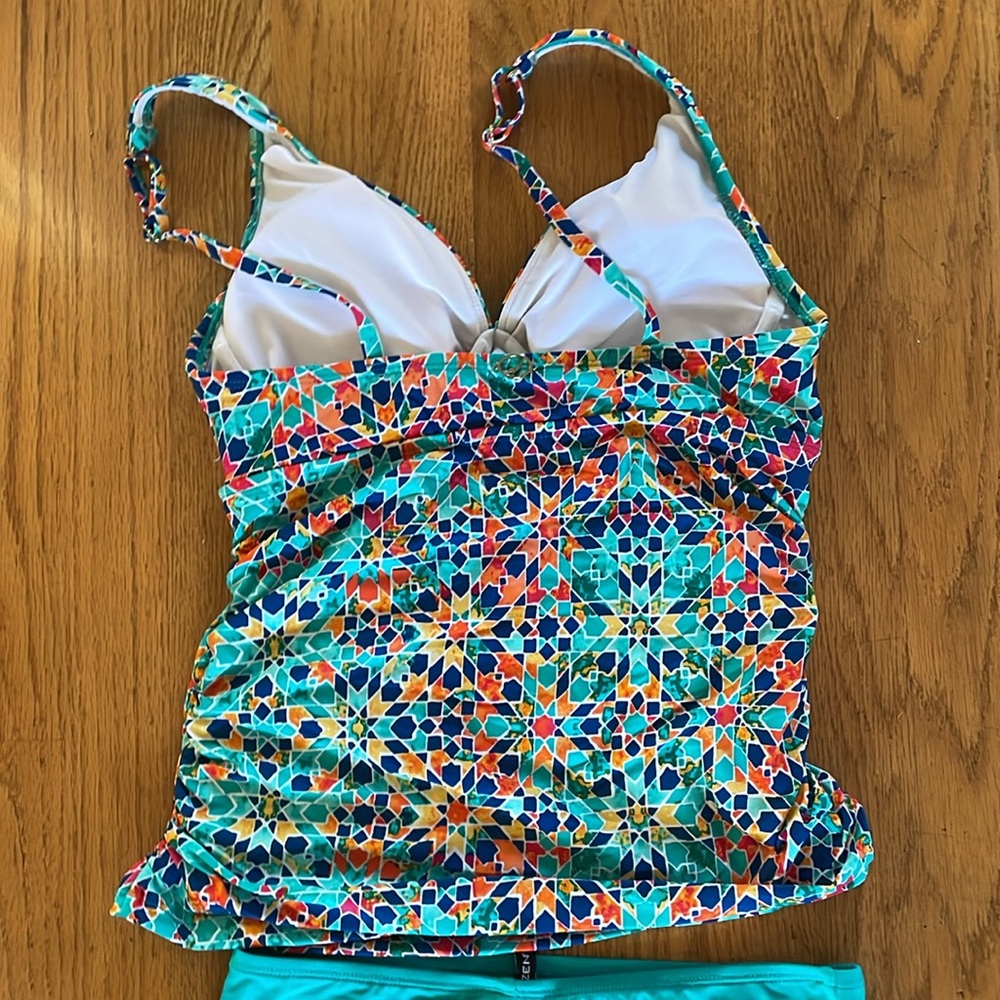Like new Jantzen Takini. Excellent condition like new - Picture 5 of 7
